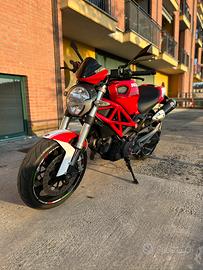 Ducati Monster 696