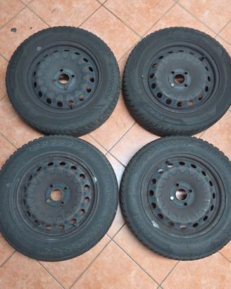 4 cerchi Fiat Grande Punto con gomme invernali