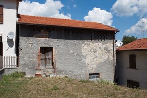 Casa in sasso al prezzo simbolico di 1 euro