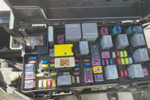 Centralina modulo fusibili Lancia Voyager 2,8