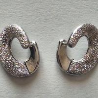 Orecchini in argento.
Argento 925.