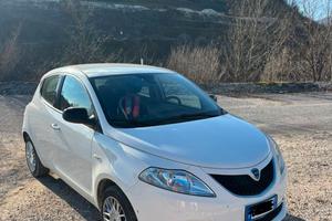 Lancia Ypsilon 1.2 69cv