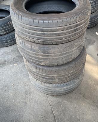Treno di pneumatici 215/55 R16