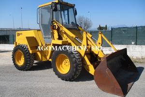 Jcb 415B