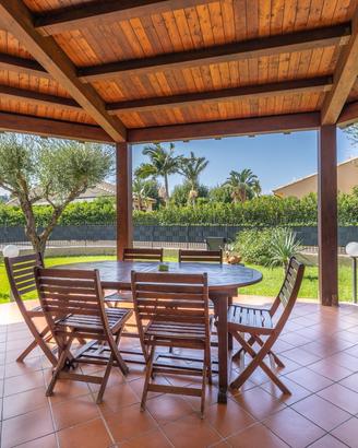 22-25 Luglio. Villa con giardino al mare. 8POSTI