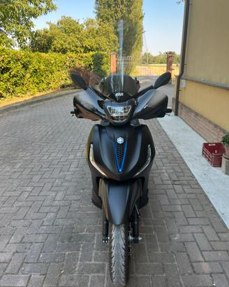 Parabrezza alto Givi per Beverly 400/300/310