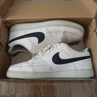 Nike 42.5 logo nero e verde 