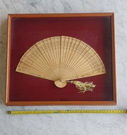 ventaglio in legno di sandalo