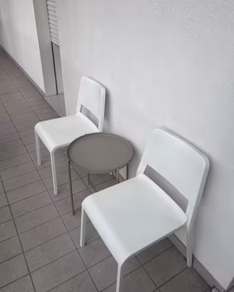 Sedie e tavolino