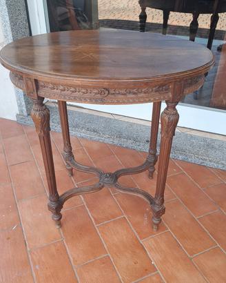 tavolinetto ovale in noce