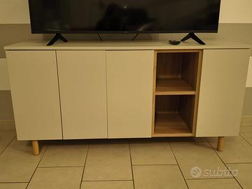 Mobile IKEA Eket con gambe