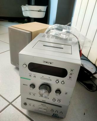 stereo sony con due casse cassetta  cd mp3 radio