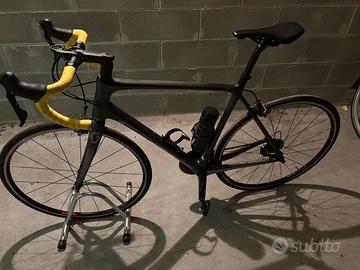 Bicicletta Scott in carbonio