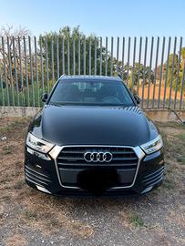 Audi Q3 2.0 TDI 150 Cv S Line Idenity Black