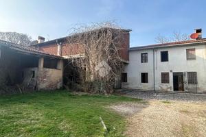 CASA SEMINDIPENDENTE A SOVIZZO