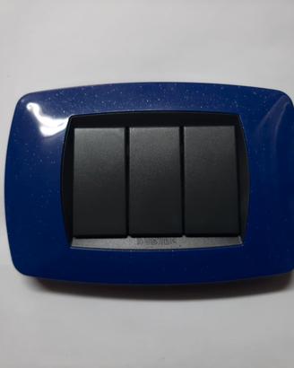 Master Modo, placca 3 posti blu violette