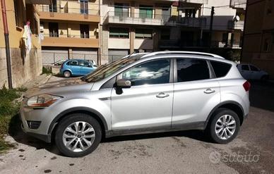 Ford kuga modello Titanium 2WD 