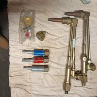 materiale per saldare e tagliare 