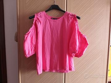 T-shirt Zara rosa vivo con spalle scoperte