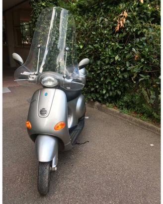 Splendida Vespa ET2 50cc