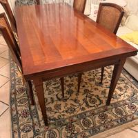 Tavolo allungabile perfetto con 4 sedietavolo