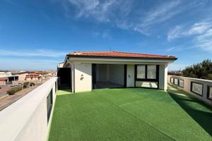 Trivano attico con 110mq di terrazza a livello