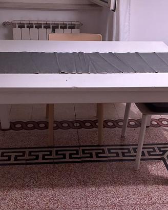 Tavolo IKEA BJURSTA bianco allungabile