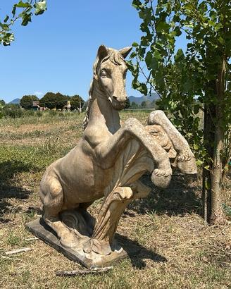 Statue vasi e cavallini singoli o in blocco