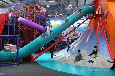 Gioco Vulcano Playground con Scivolo per Bambini