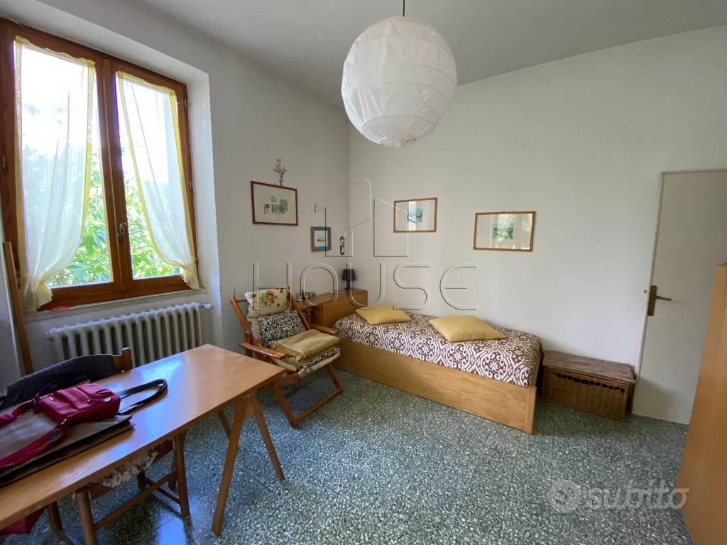 Rustico / Casale di 200 m² con più di 5 locali e b - Altro