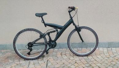 Mountain bike  ammortizzata ruote r.26