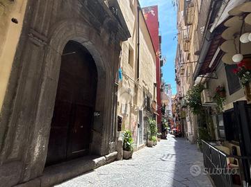 3 LOCALI A NAPOLI