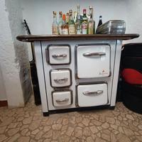 Stufa a legna antica /cucina economica