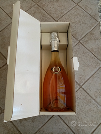 Bottiglie spumante e vino Fiat