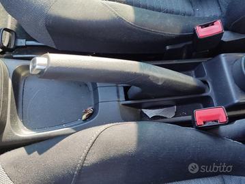 Leva freno a mano VOLKSWAGEN POLO 1200cc benz 2009
