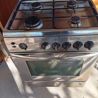 cucina 4 fuochi a metano 