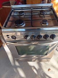 cucina 4 fuochi a metano 