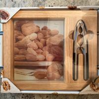 Vassoio per frutta secca con schiaccianoci