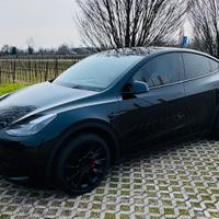 Tesla model Y rwd