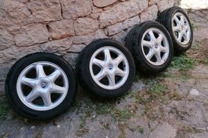 Cerchi in lega con gomme