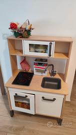 Cucina giocattolo  in legno Ikea 