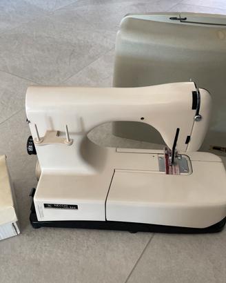 Macchina da cucire Necchi 544