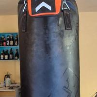 Sacco da boxe Outshock + catena e piastra