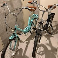 Due  biciclette pieghevoli