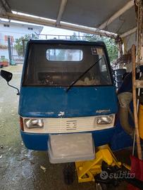 Ape Piaggio Tm703. E transpallet manuale