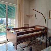 letto da degenza elettrico