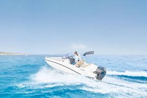Barca WA cabina Quicksilver 645 sundeck Mercury