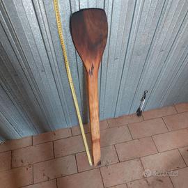 Vecchio mestolo da caseificio