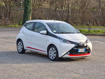 Toyota Aygo 1.0 VVT-i 69 CV 5 porte x-cite MMT 201