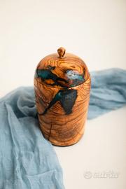 Contenitore decorativo da tavolo in legno e resina